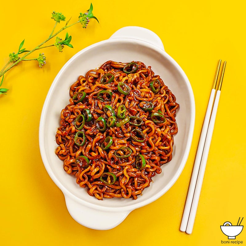 نودل فوری کره ای جاجانگمیون