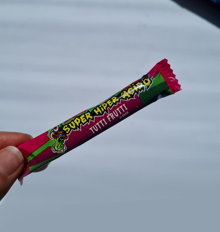 آدمس ترش با طعم توتی فروتی