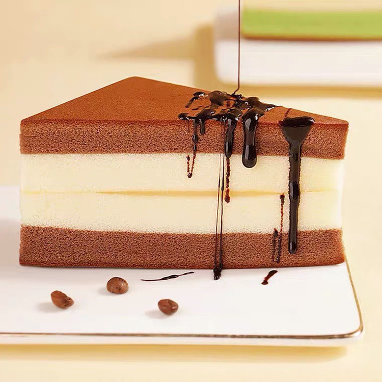 کیک ژاپنی شکلاتی مثلثی