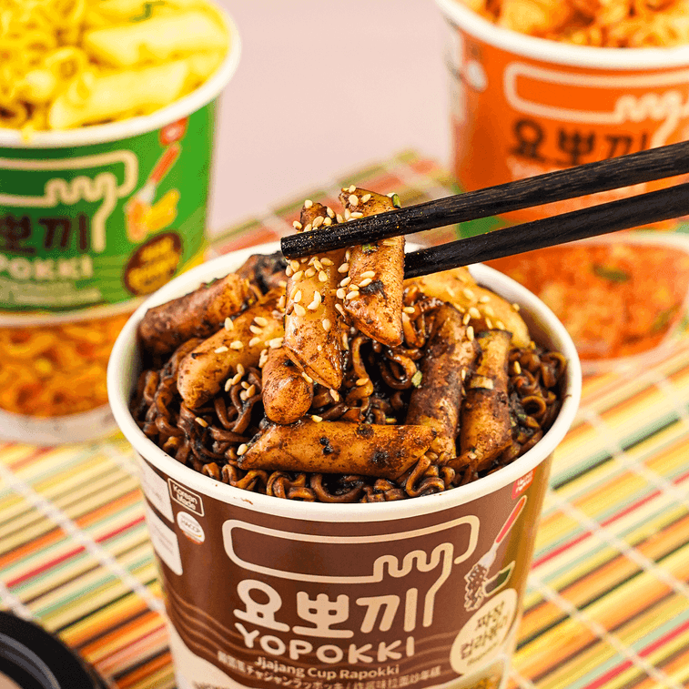 راپوکی ترکیب نودل و دوکبوکی طعم جاجانگمیون