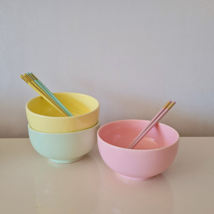کاسه نودل خوری به همراه چاپستیک